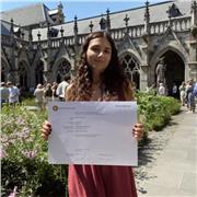 Disponibile per lezioni di inglese sia per ragazze/i che adulti